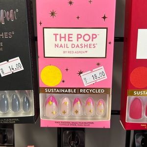 Red aspen mellys almond nails